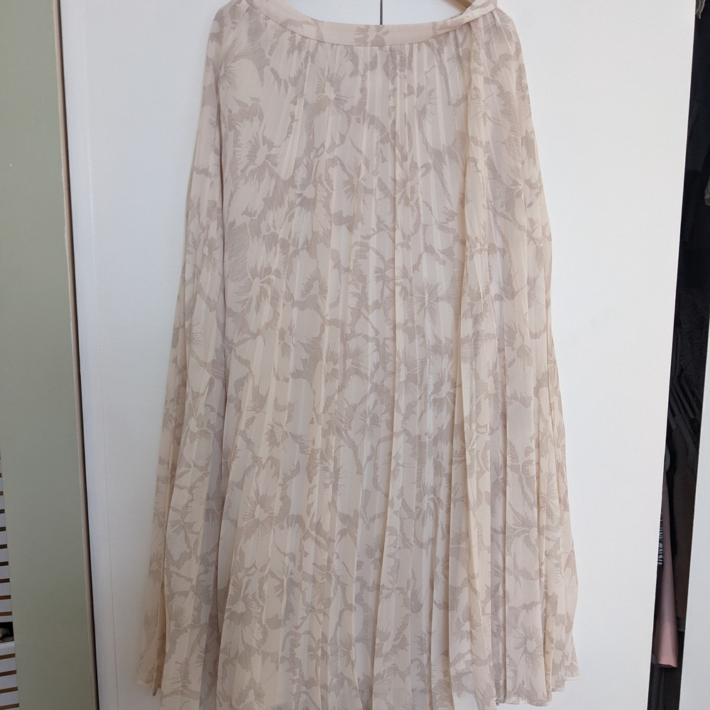 Banana Republic Cream Floral A-Line Maxi Skirt